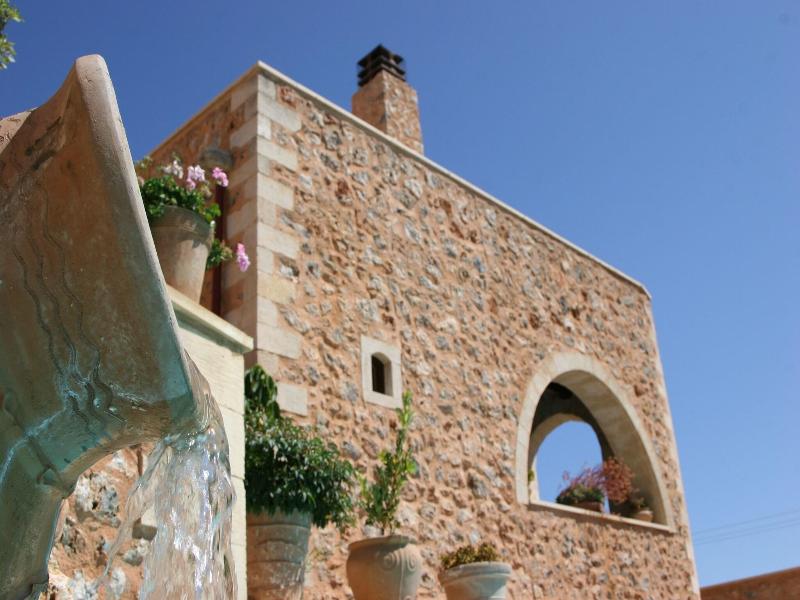 Samonas, Traditional Villas image