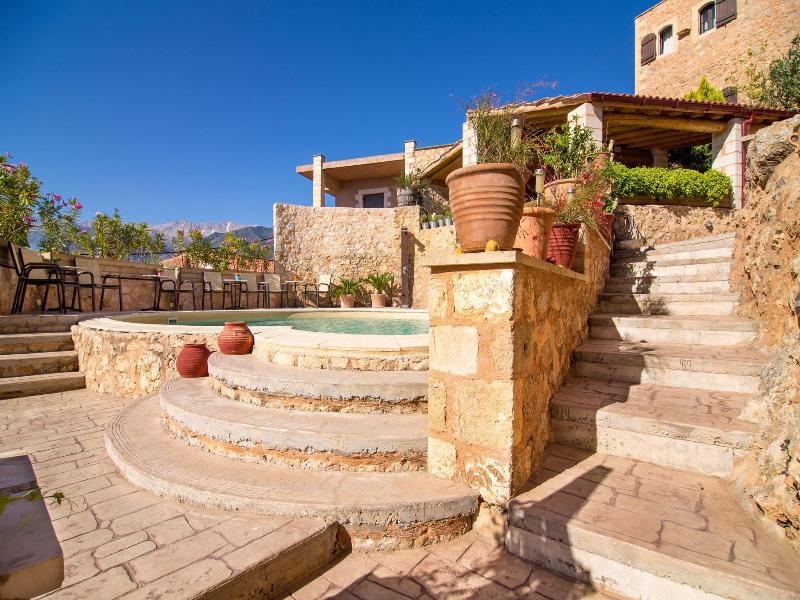 Samonas, Traditional Villas image