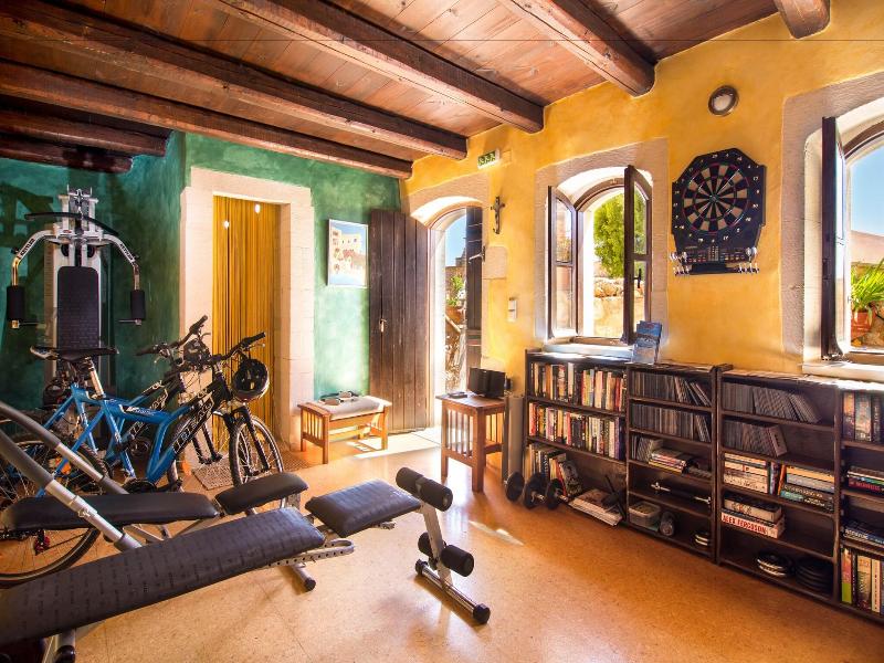 Samonas, Traditional Villas image