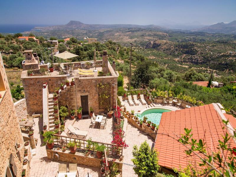 Samonas, Traditional Villas image