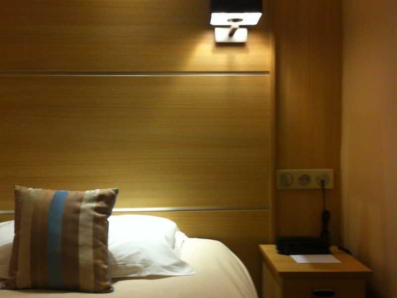 ibis Styles Annecy Le Vieux image