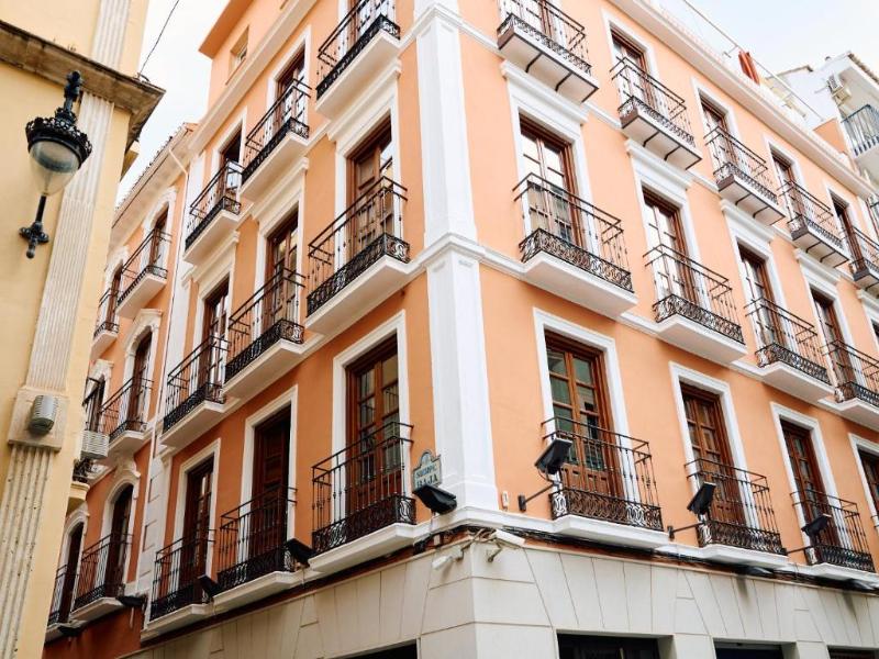 Honest Granada Hotel