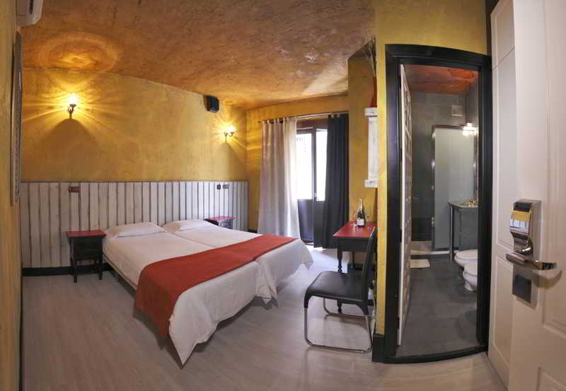 Apartamentos El Tiempo image