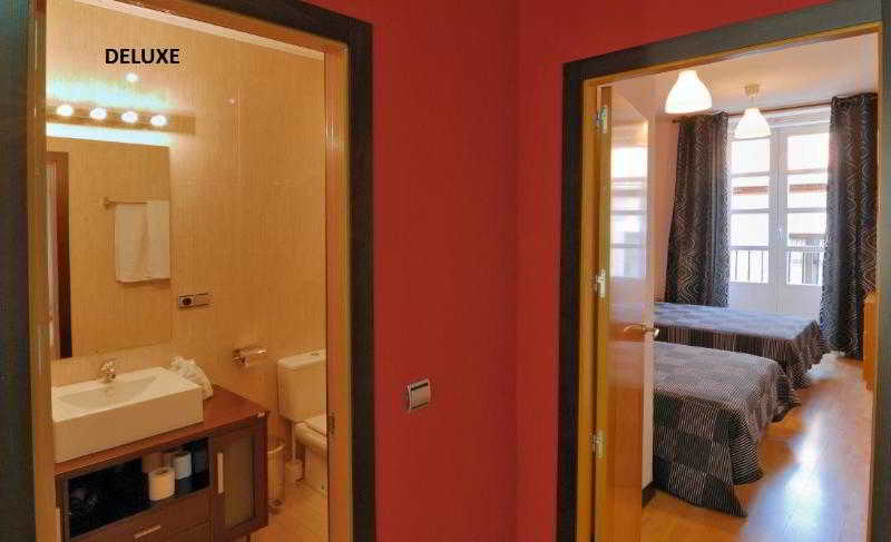 Apartamentos El Tiempo image