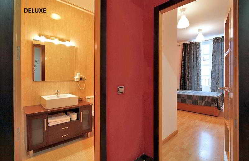 Apartamentos El Tiempo image