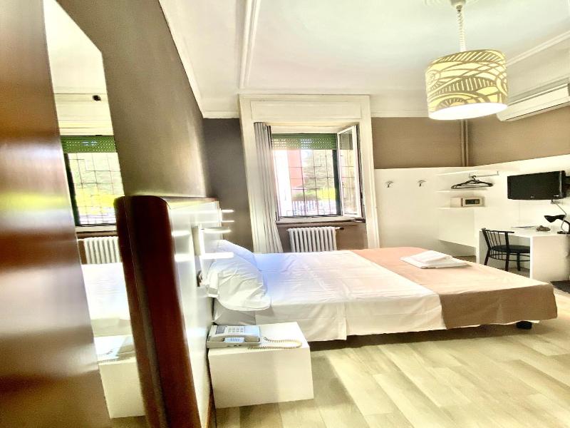 Hotel Bogart image