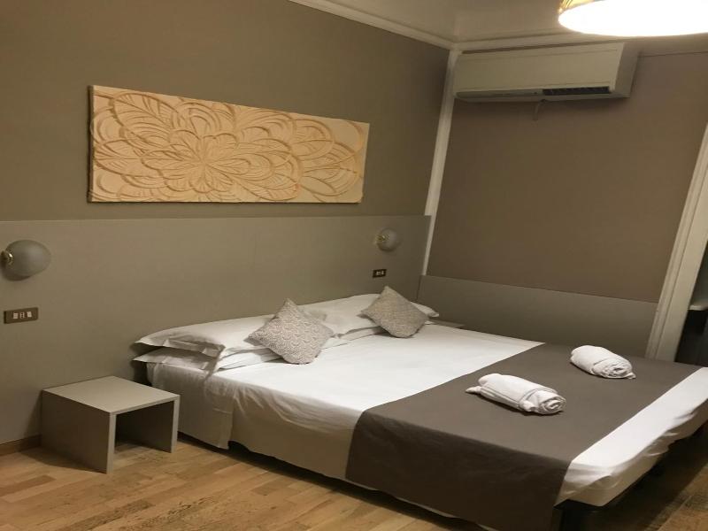 Hotel Bogart image
