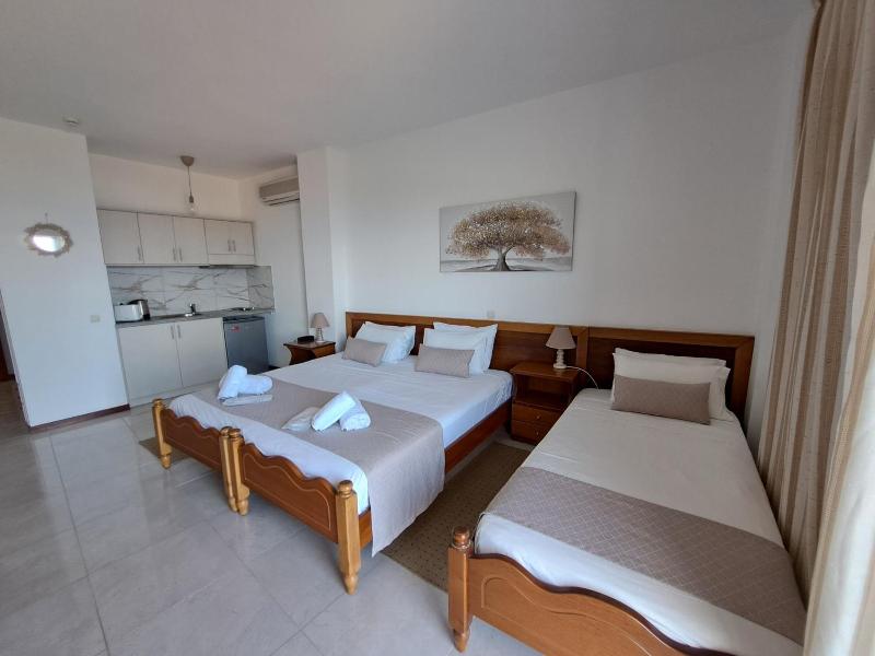 75 Steps Taverna And Accomodation image