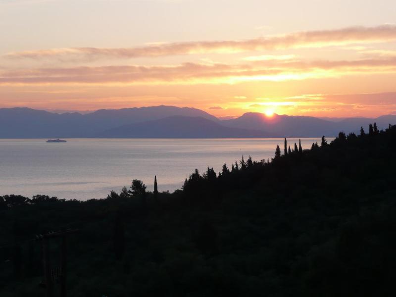 75 Steps Taverna And Accomodation image