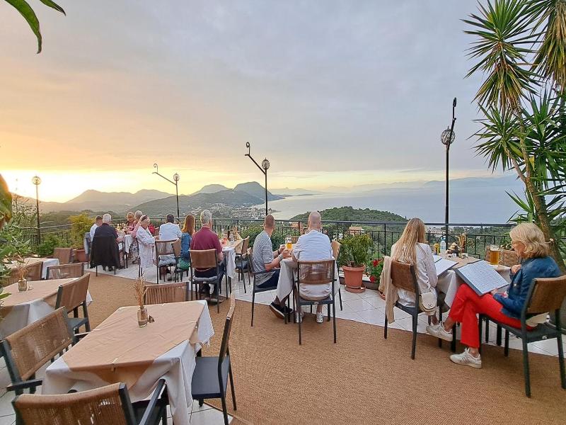 75 Steps Taverna And Accomodation image