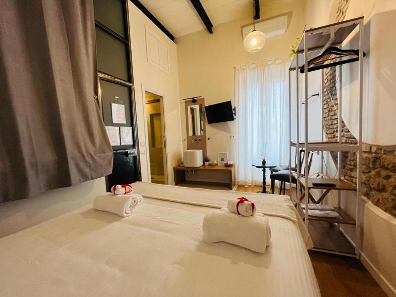 Guest House Arco Dei Tolomei image