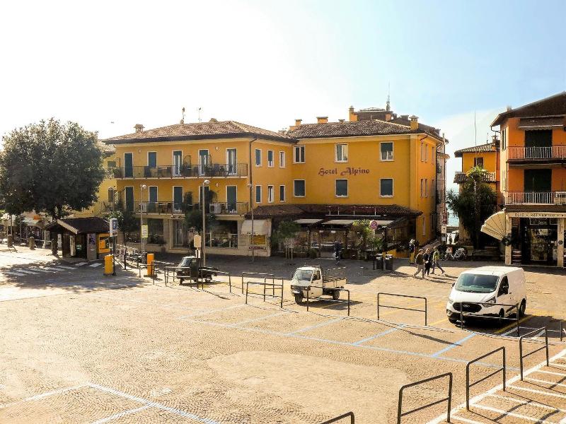 Hotel Ristorante Alpino image