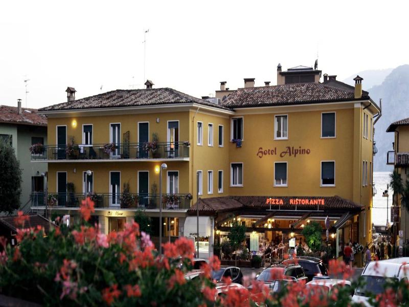 Hotel Ristorante Alpino image
