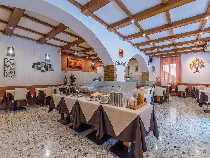 Hotel Ristorante Alpino image