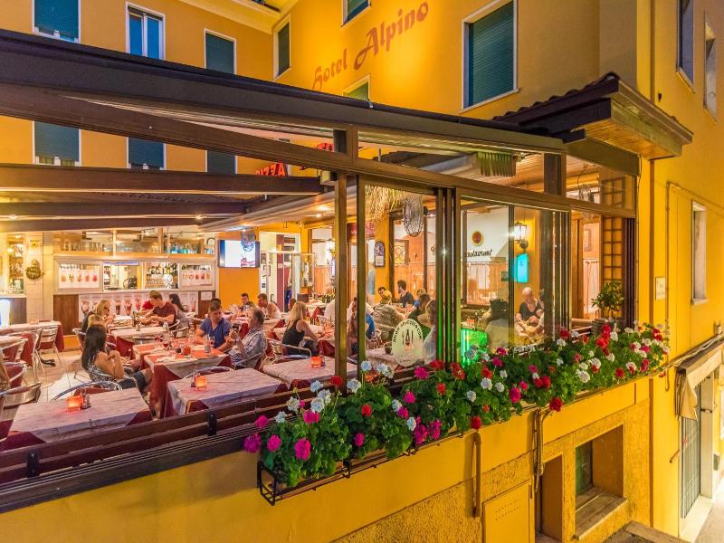 Hotel Ristorante Alpino image