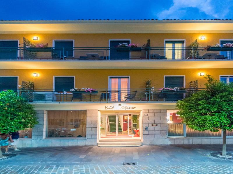 Hotel Ristorante Alpino image