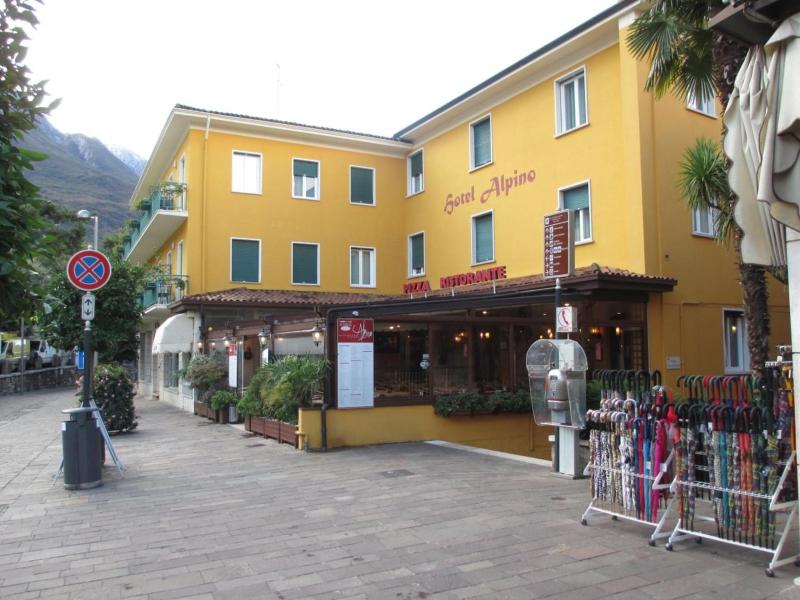 Hotel Ristorante Alpino image