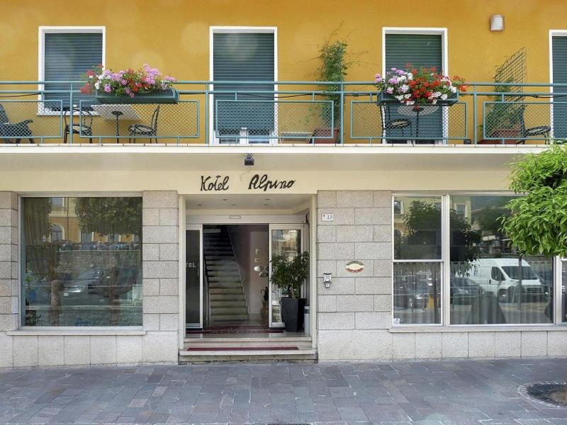 Hotel Ristorante Alpino image