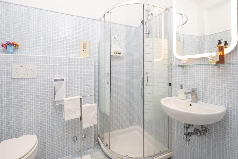 Hotel Joli image
