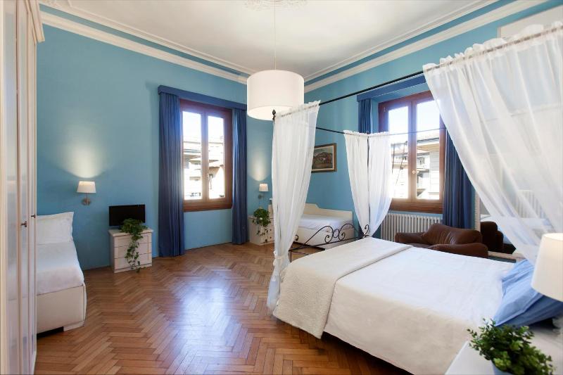 Hotel Joli image
