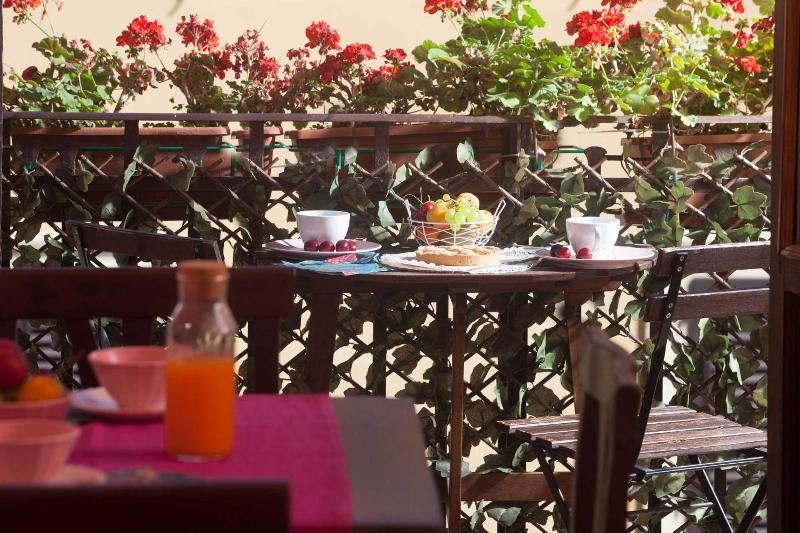 Hotel Joli image