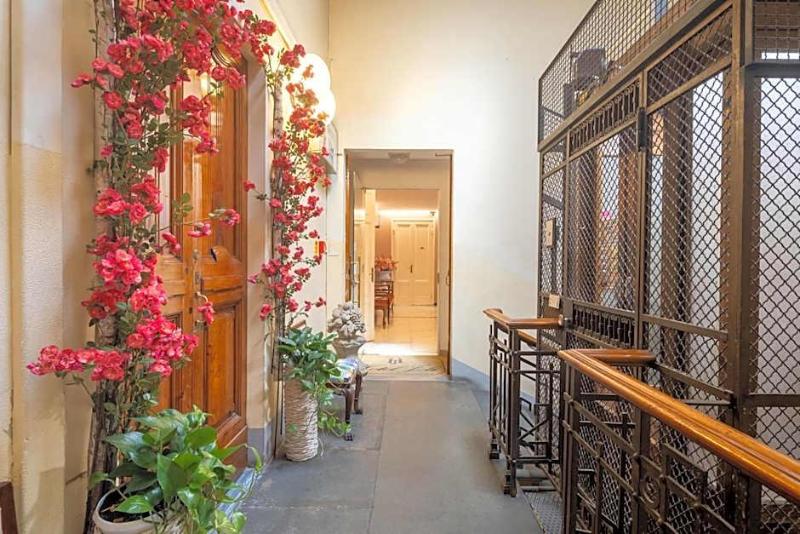 Hotel Joli image