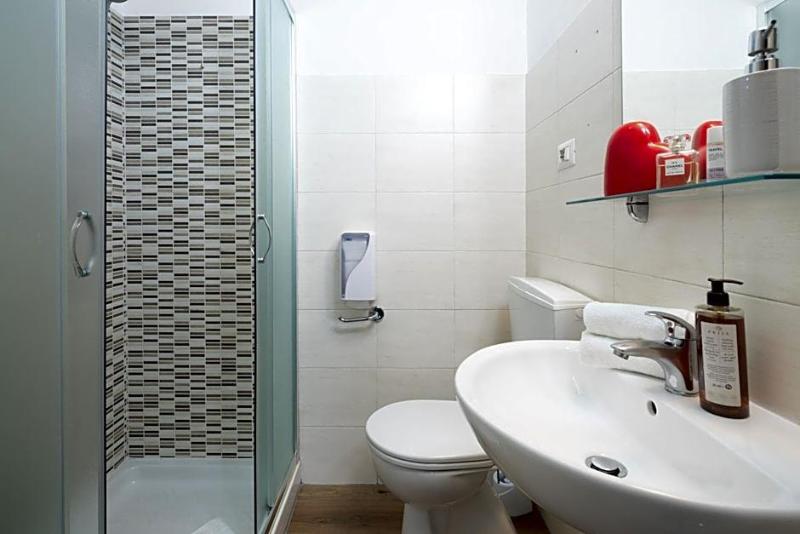 Hotel Joli image