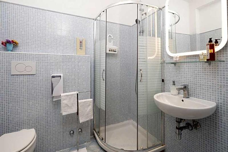 Hotel Joli image