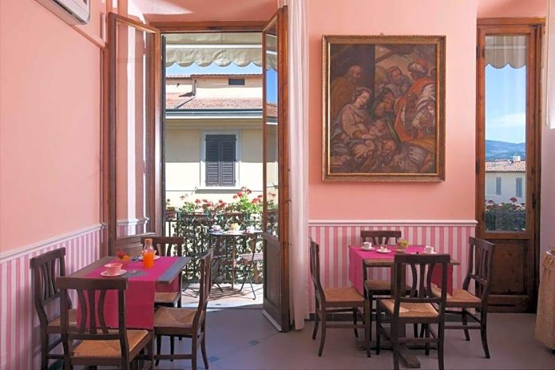 Hotel Joli image
