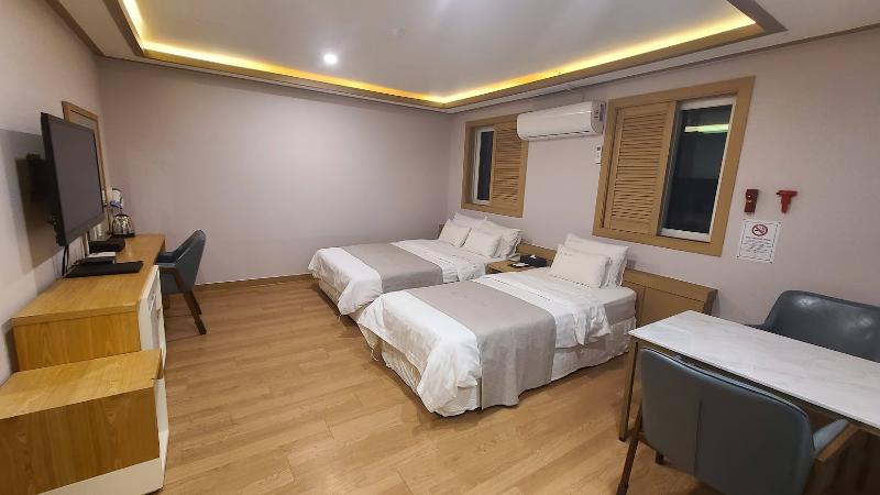 LEX Tourist Hotel image