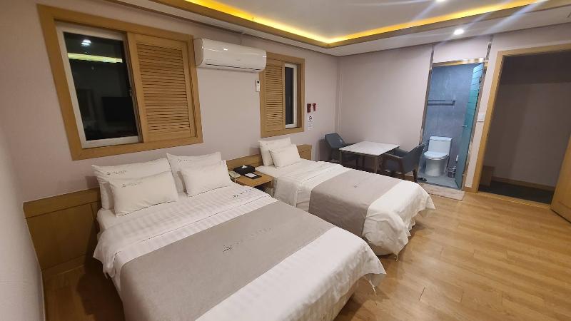 LEX Tourist Hotel image