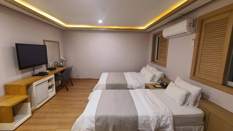 LEX Tourist Hotel image
