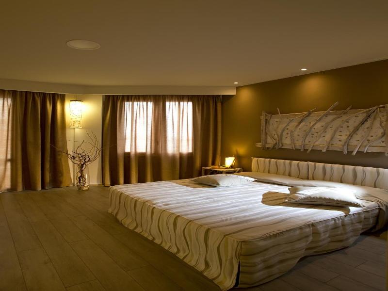 Tirreno Hotel image