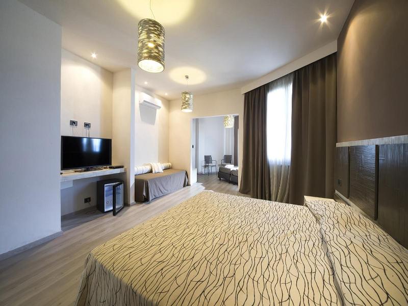 Tirreno Hotel image