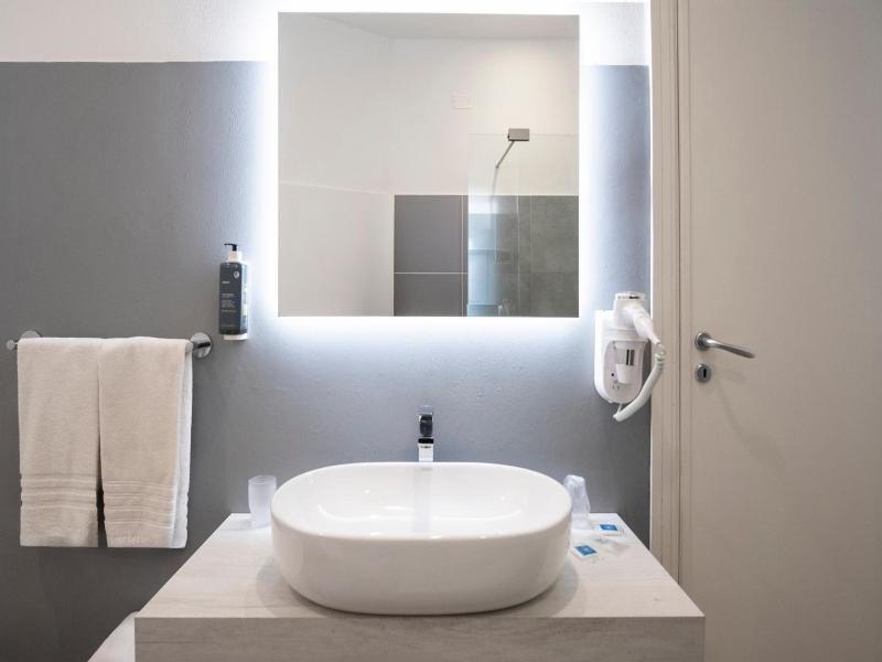 Tirreno Hotel image