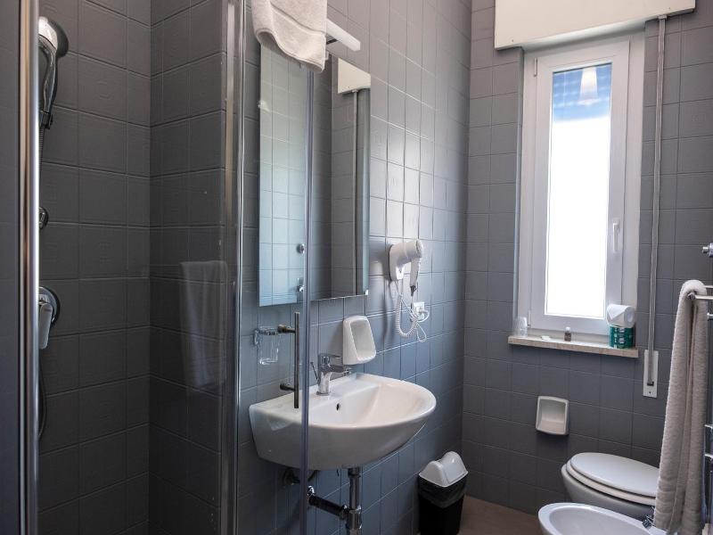 Tirreno Hotel image