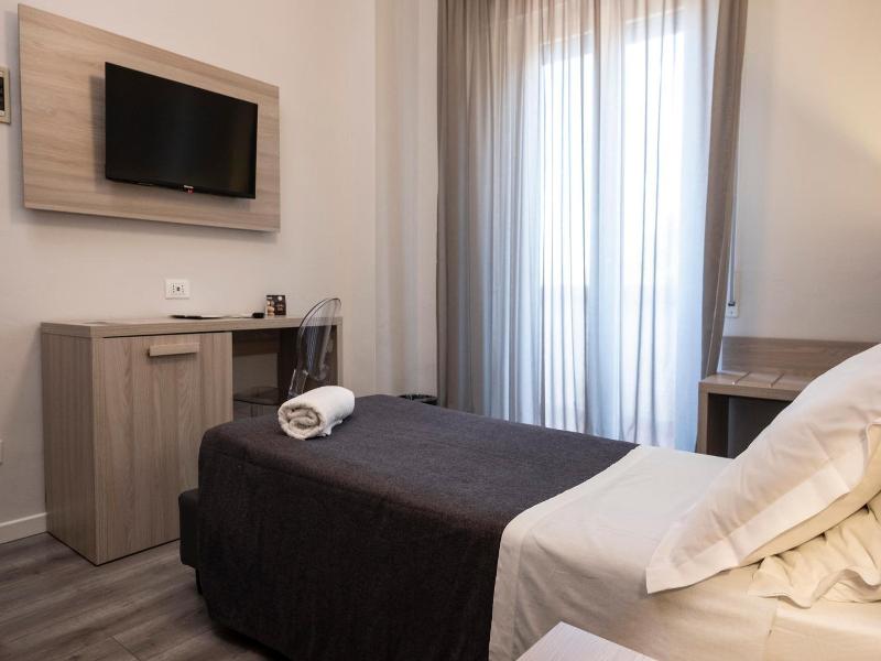 Tirreno Hotel image