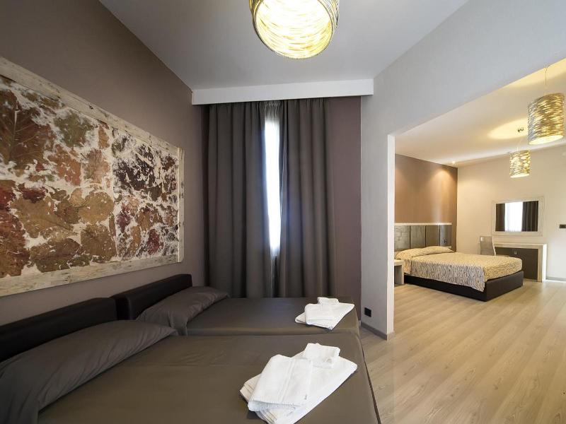 Tirreno Hotel image