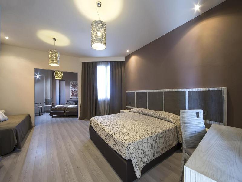 Tirreno Hotel image