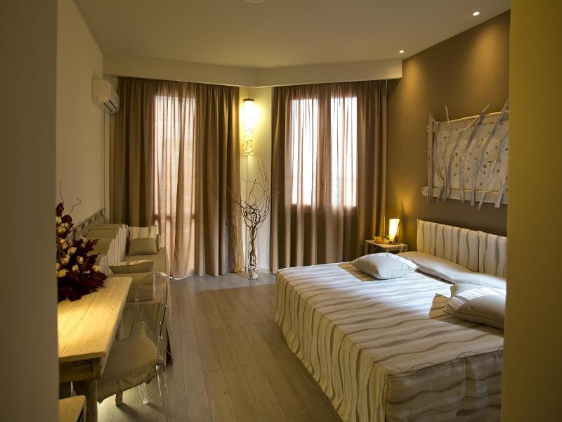 Tirreno Hotel image
