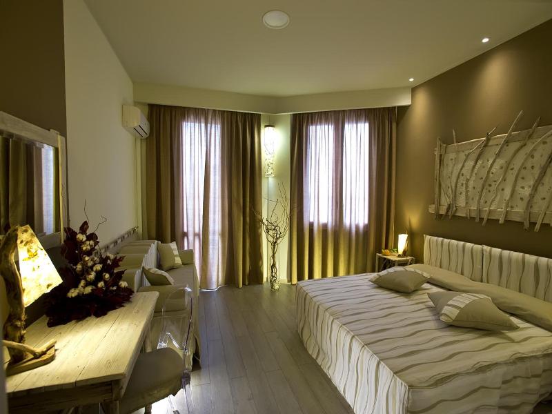 Tirreno Hotel image