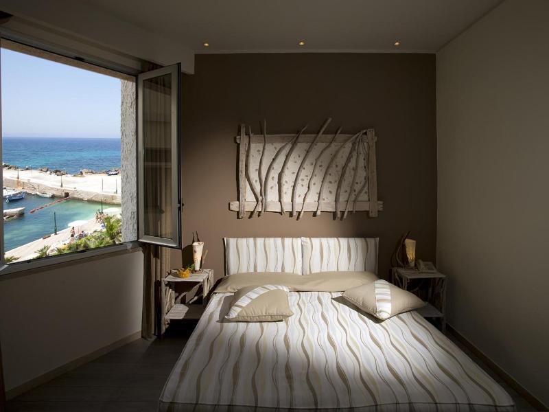 Tirreno Hotel image