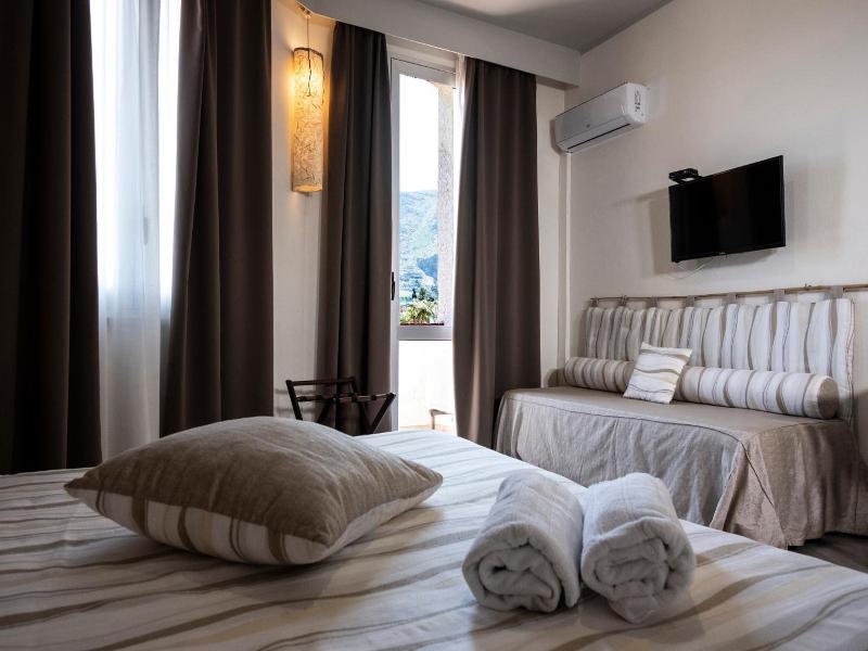 Tirreno Hotel image
