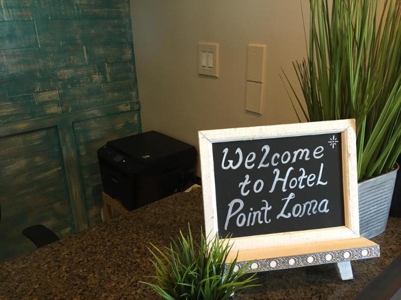 POINT LOMA INN  AND  SUITES