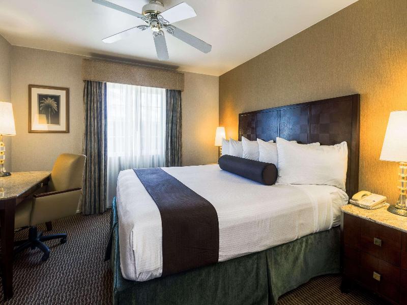Ramada By Wyndham Costa Mesa/Newport Beach image