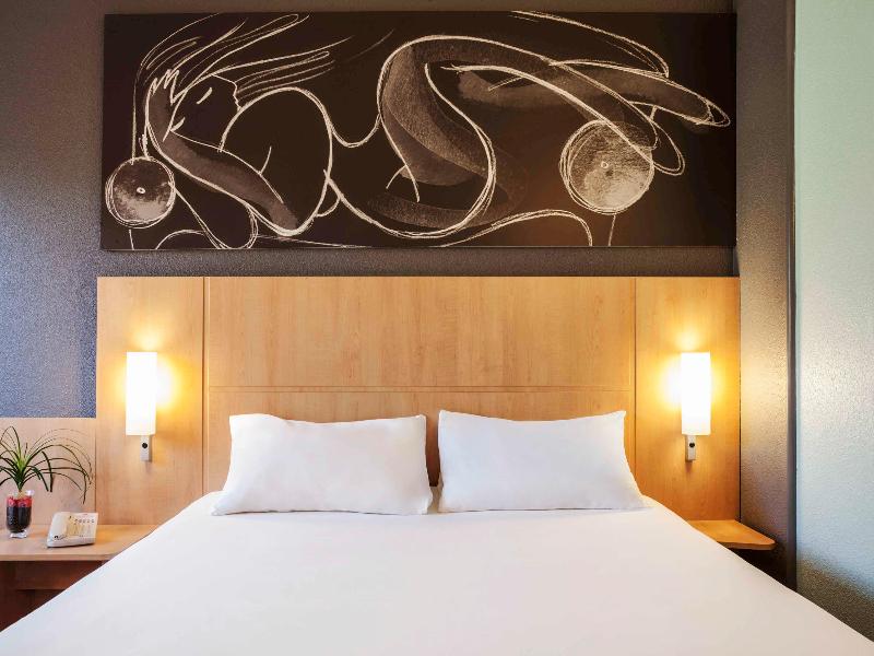 Ibis Barcelona Cornella image