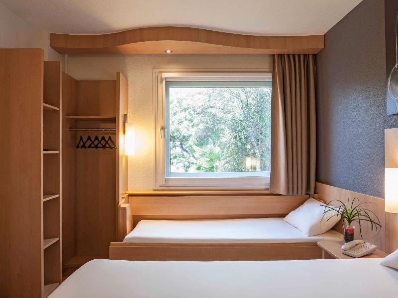 Ibis Barcelona Cornella image