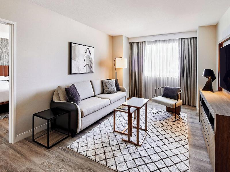 Sheraton Phoenix Downtown image