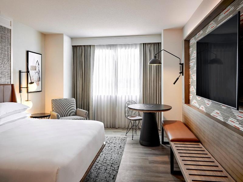 Sheraton Phoenix Downtown image