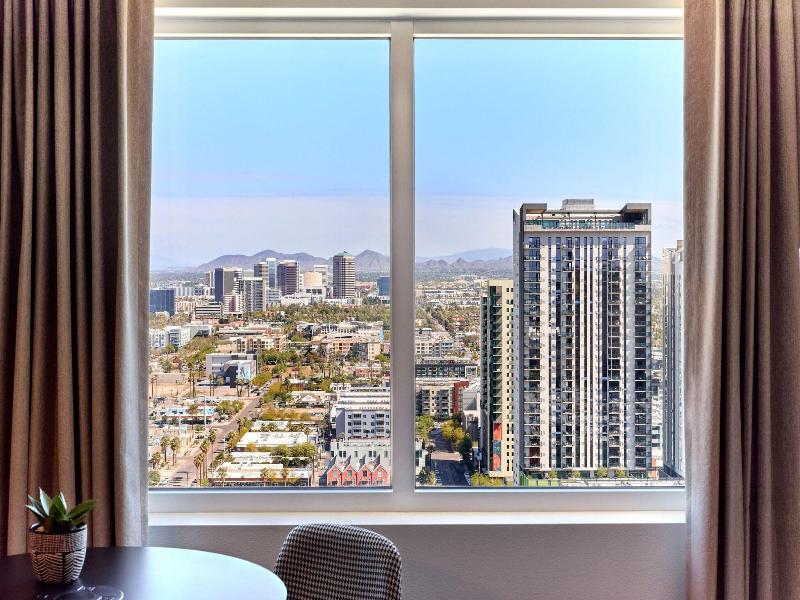 Sheraton Phoenix Downtown image